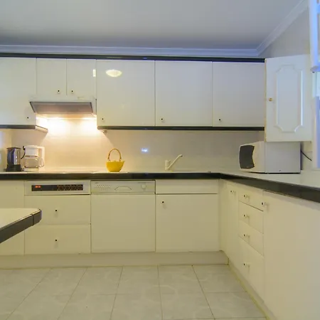 Feriehus Venalmar First Line Townhouse, Garden, Sea Views *