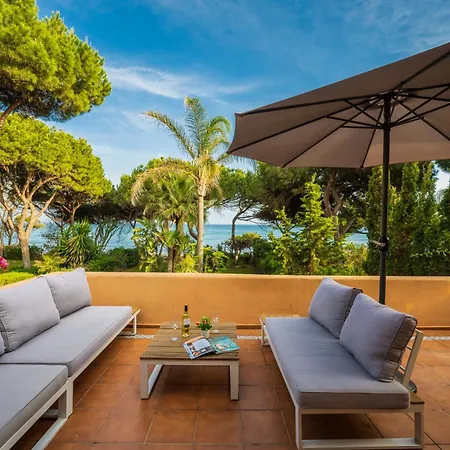 Feriehus Venalmar First Line Townhouse, Garden, Sea Views *
