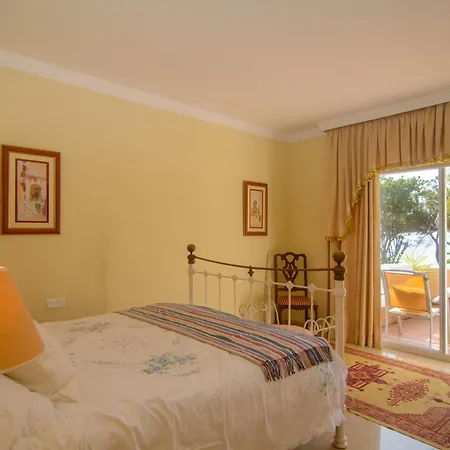 Venalmar First Line Townhouse, Garden, Sea Views Feriehus *