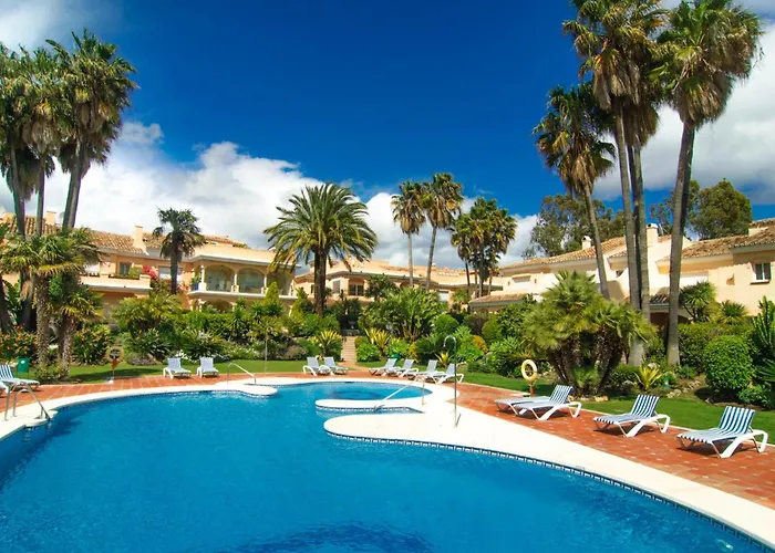 Venalmar First Line Townhouse, Garden, Sea Views * Εστεπόνα