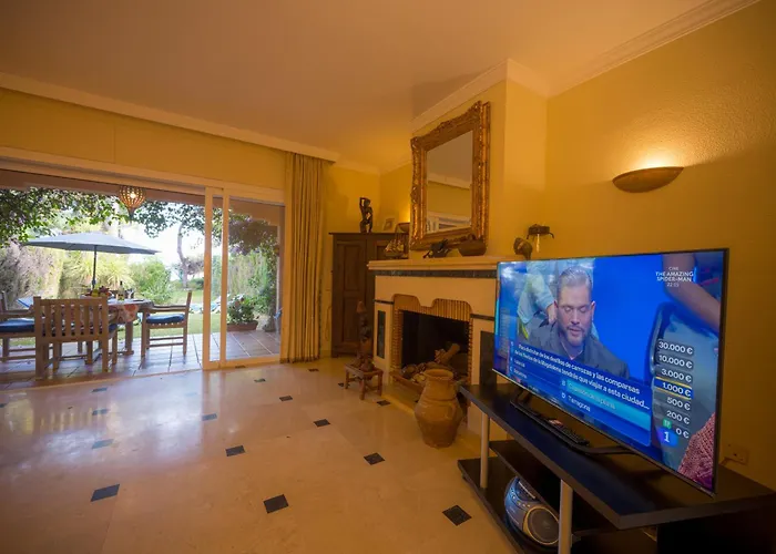 Venalmar First Line Townhouse, Garden, Sea Views Σπίτι διακοπών