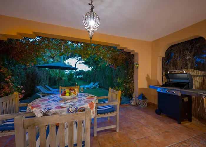 Venalmar First Line Townhouse, Garden, Sea Views *