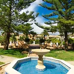 Venalmar First Line Townhouse, Garden, Sea Views Holiday home Estepona