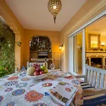 Venalmar First Line Townhouse, Garden, Sea Views Holiday home Estepona