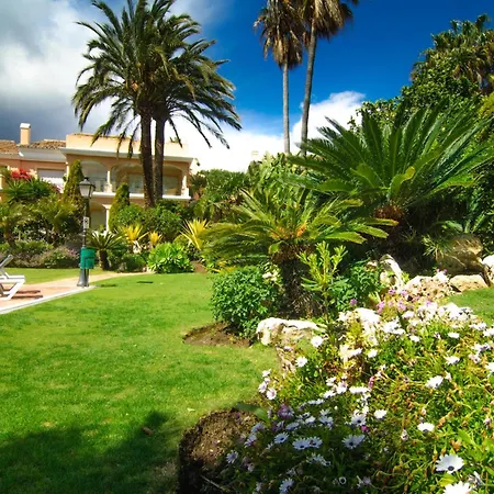 Venalmar First Line Townhouse, Garden, Sea Views