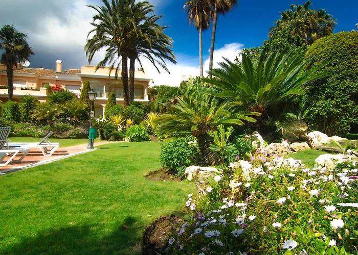Venalmar First Line Townhouse, Garden, Sea Views