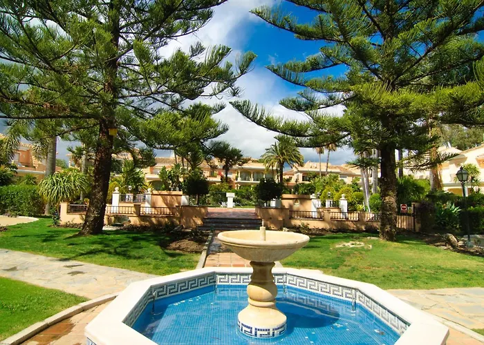 Venalmar First Line Townhouse, Garden, Sea Views Будинок відпочинку Естепона