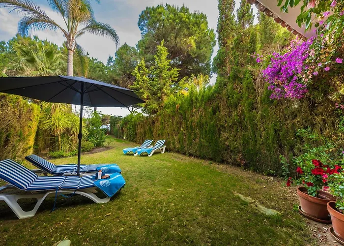 Venalmar First Line Townhouse, Garden, Sea Views Будинок відпочинку *