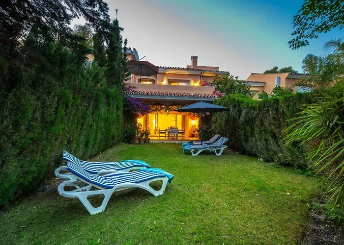 Venalmar First Line Townhouse, Garden, Sea Views *