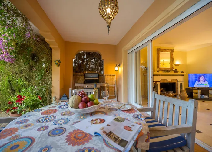 Venalmar First Line Townhouse, Garden, Sea Views Будинок відпочинку Естепона