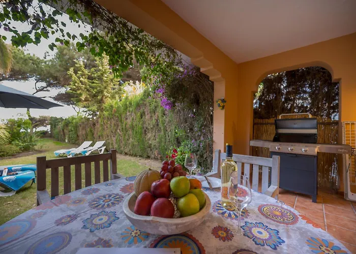 Будинок відпочинку Venalmar First Line Townhouse, Garden, Sea Views