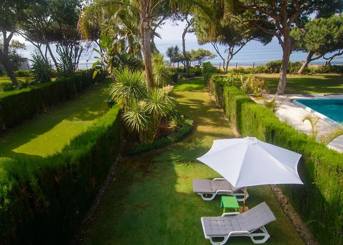 Venalmar First Line Townhouse, Garden, Sea Views * Естепона