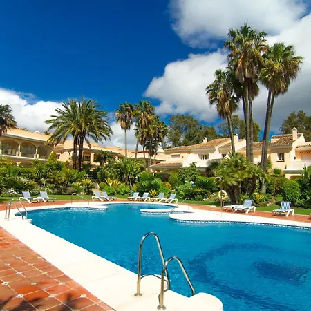 Venalmar First Line Townhouse, Garden, Sea Views Holiday home