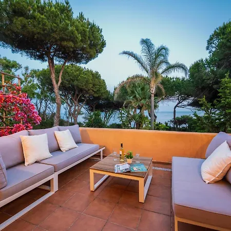 Holiday home Venalmar First Line Townhouse, Garden, Sea Views Estepona