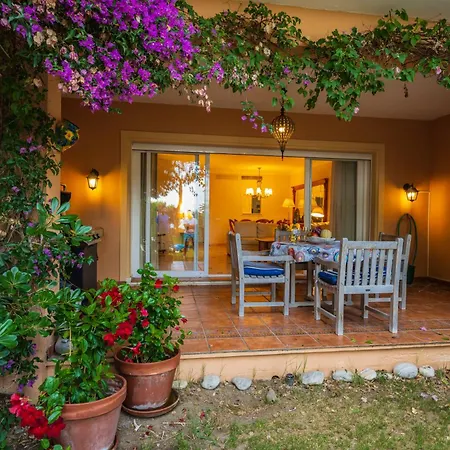 Venalmar First Line Townhouse, Garden, Sea Views Estepona