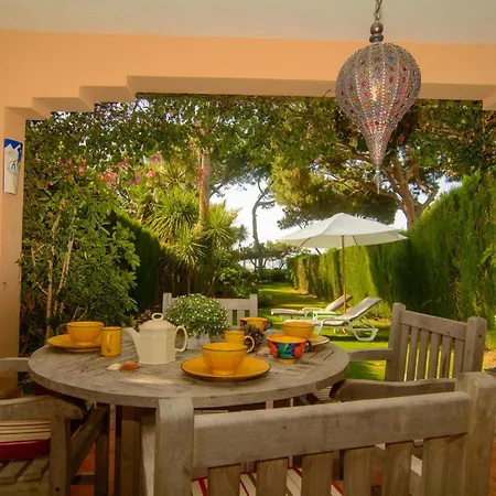 Venalmar First Line Townhouse, Garden, Sea Views Holiday home Estepona