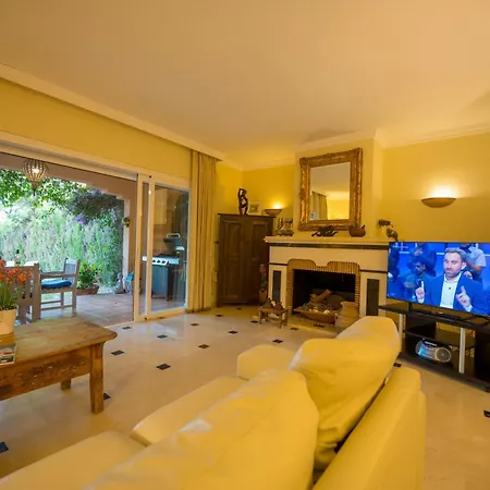 Venalmar First Line Townhouse, Garden, Sea Views * Estepona