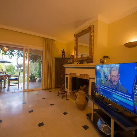 Venalmar First Line Townhouse, Garden, Sea Views Holiday home